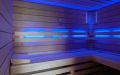 Wellness-Sauna - Farblichttherapie mit LED-Lehnenbeleuchtung - blau