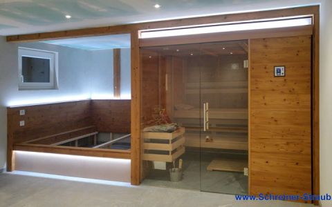Sauna mit großer Ruhezone in Thermofichte