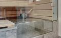 Einbau-Glassauna mit Dusche - Einstieg über integrierte Treppe