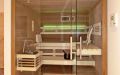 Einbausauna mit Glasfront und Infrarotstrahler, Holzoberflächen in Eiche, Einrichtung in Espe / Eiche - LED-Lehnenbeleuchtung, grün