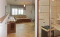 Badezimmer Sauna - Ahorn Paneele - Außenansicht, Blick ins Bad